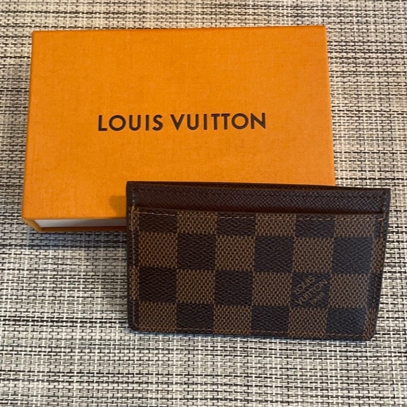 Louis Vuitton Card Holder - BRAND NEW WITH TAGS - Picture 1 of 3